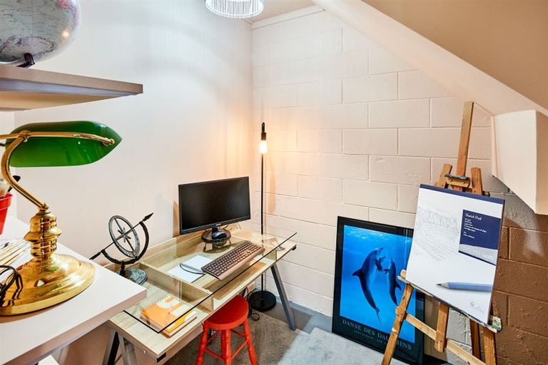 Photo of property in 8d Tawa Street, Eastbourne, Lower Hutt, 5013