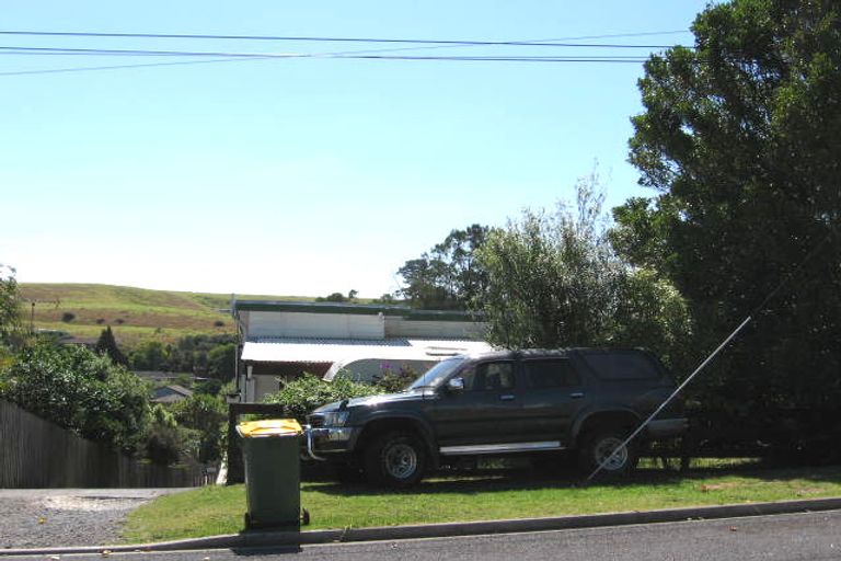 Photo of property in 1/27 Manuwai Road, Torbay, Auckland, 0630