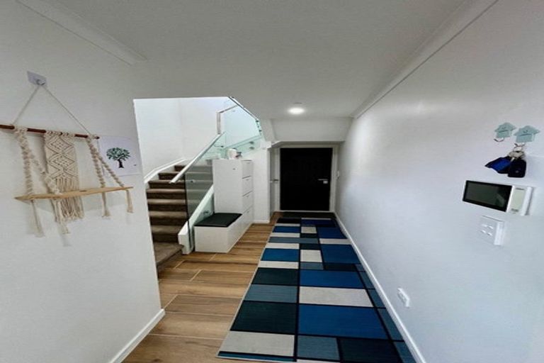 Photo of property in 1d Ohira Place, Henderson, Auckland, 0612