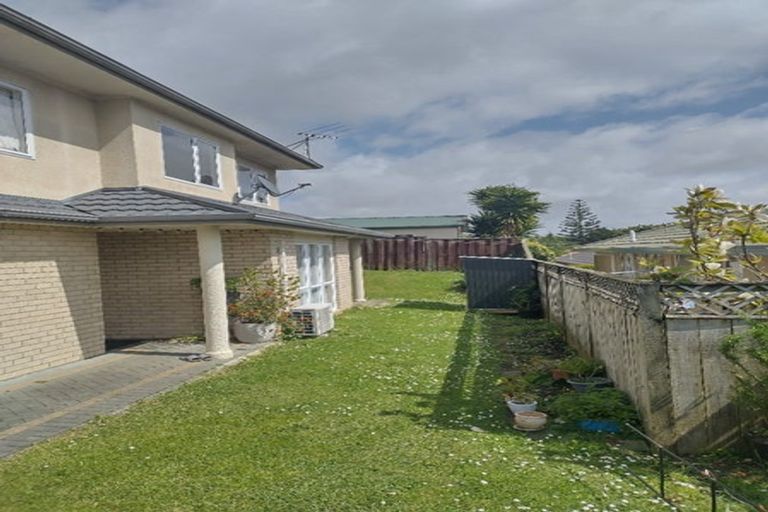 Photo of property in 2/10 Saints Court, Manurewa, Auckland, 2102
