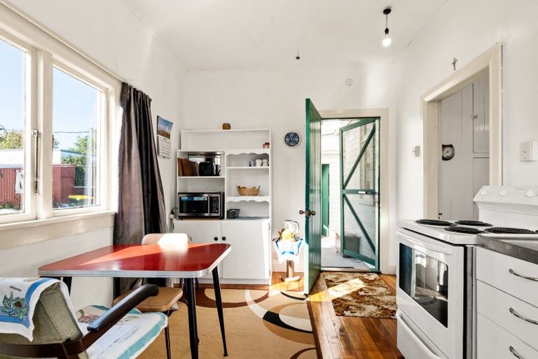 Photo of property in 24 Seymour Street, Waitara, 4320