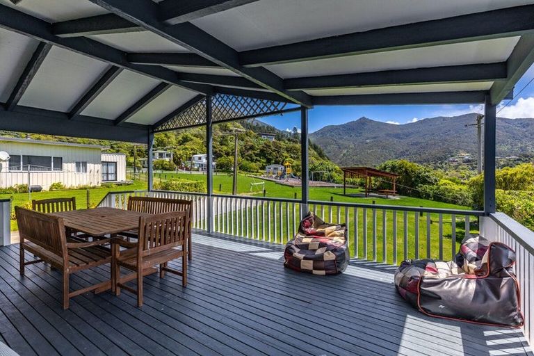 Photo of property in 11 Okiwi Crescent, Okiwi Bay, French Pass, 7193