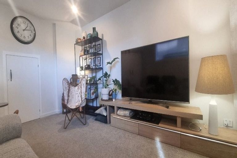 Photo of property in 33 Ryan Loop, Jacks Point, 9371