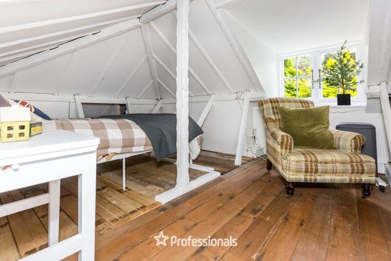 Photo of property in 43 Wyndham Road, Pinehaven, Upper Hutt, 5019