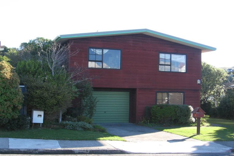 Photo of property in 23 Cranwell Street, Churton Park, Wellington, 6037