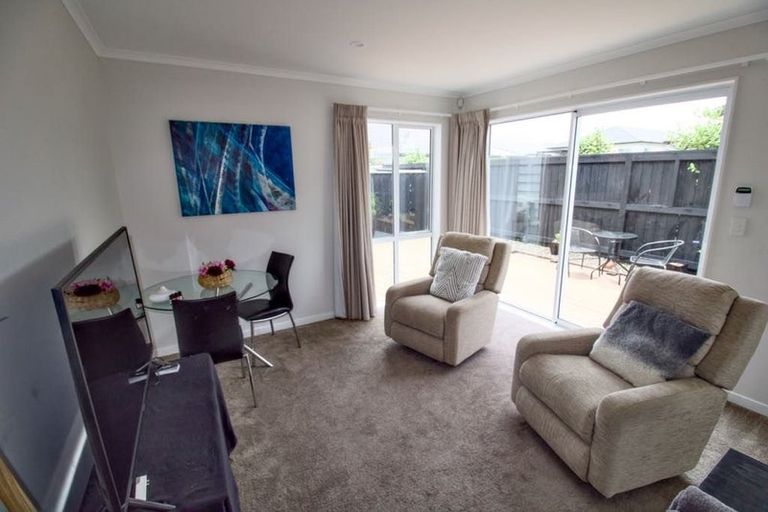 Photo of property in 17 Walter Ruddock Avenue, Kumeu, 0810