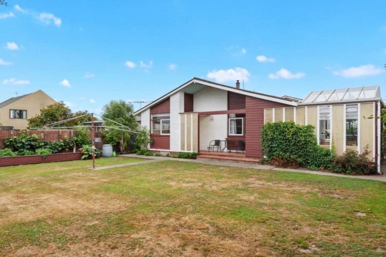 Photo of property in 34 Munro Street, Redwood, Christchurch, 8051