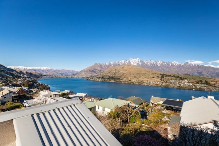 Photo of property in 70 Hensman Road, Queenstown, 9300