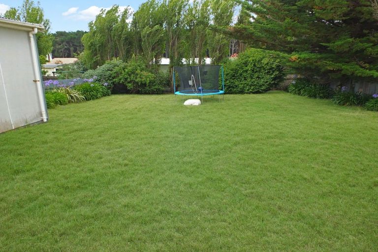 Photo of property in 9 Hennessy Street West, Foxton Beach, Foxton, 4815