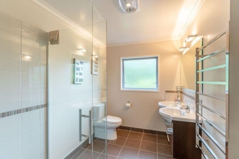 Photo of property in 5 Moss Lane, Raumati Beach, Paraparaumu, 5032