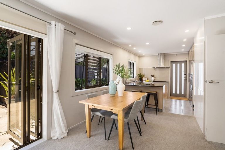 Photo of property in 16a Huapai Street, Onehunga, Auckland, 1061