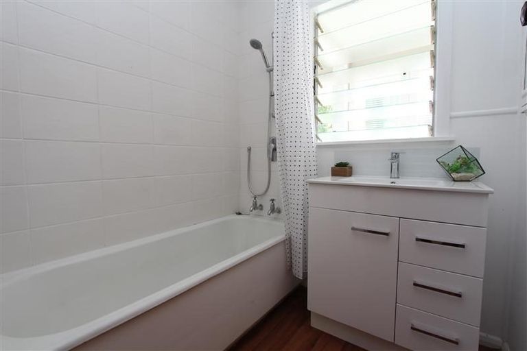 Photo of property in 12 Mcnicol Street, Fairfield, Hamilton, 3214