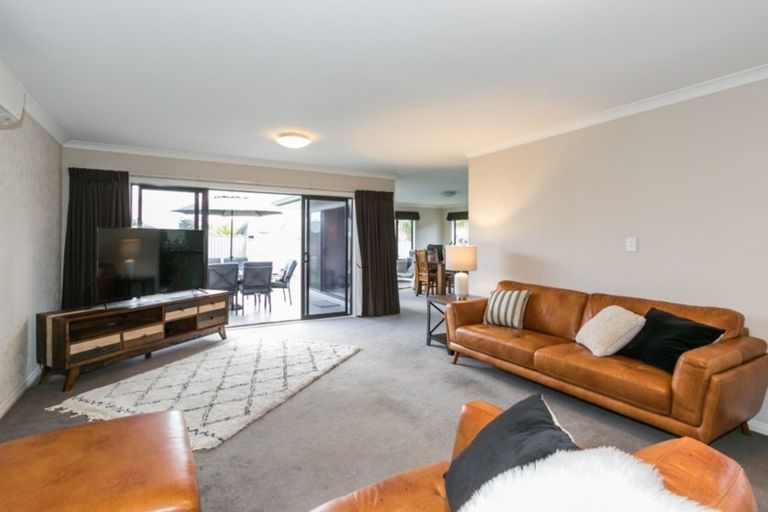 Photo of property in 8 Pania Place, Poraiti, Napier, 4112