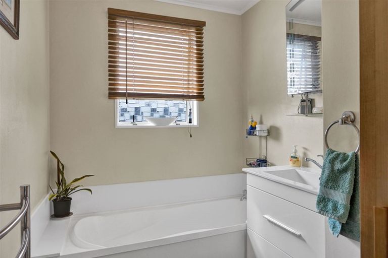 Photo of property in 37a Sunnyvale Street, Bell Block, New Plymouth, 4312