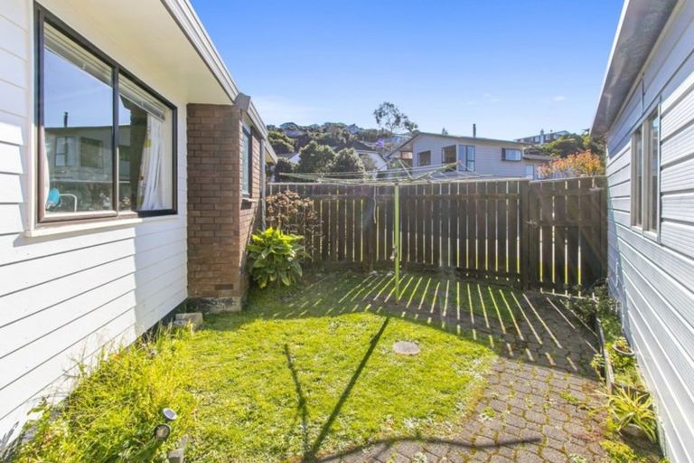 Photo of property in 35 Camellia Terrace, Maungaraki, Lower Hutt, 5010