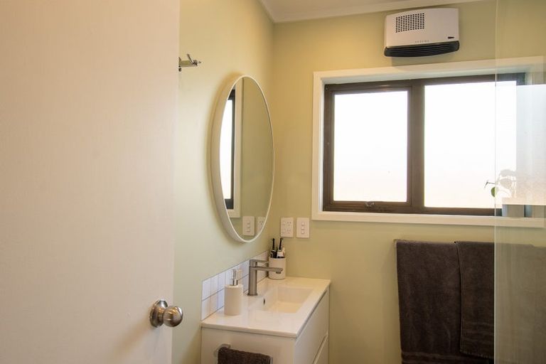 Photo of property in 65 Queens Road, Waikanae Beach, Waikanae, 5036