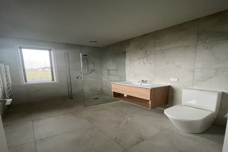 Photo of property in 8 The Lakes Drive, Kerikeri, 0230