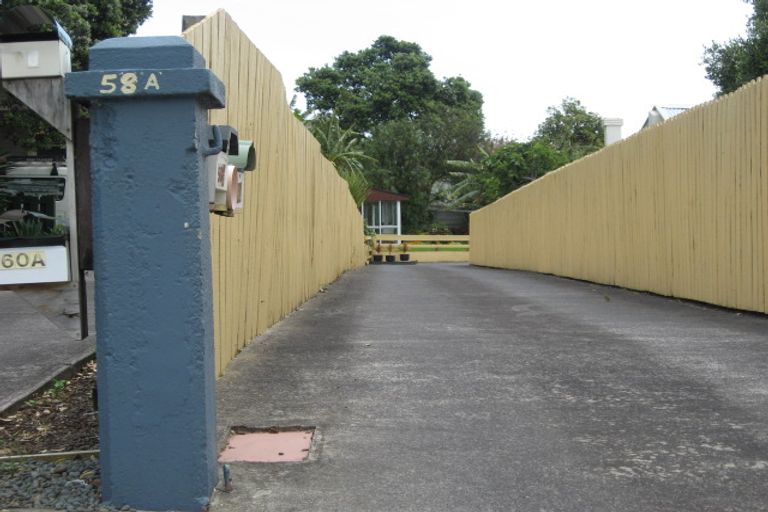 Photo of property in 5a Woodward Avenue, Mangere Bridge, Auckland, 2022