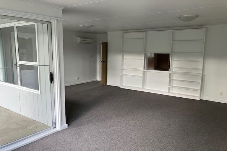 Photo of property in 3 Tiraumea Street, Palmerston North, 4410