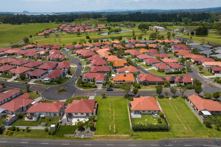 Photo of property in 7 Ballantyne Way, Aongatete, 3178