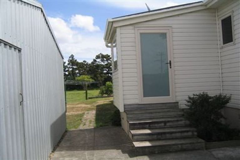 Photo of property in 37 Te Pua School Road, Helensville, 0875