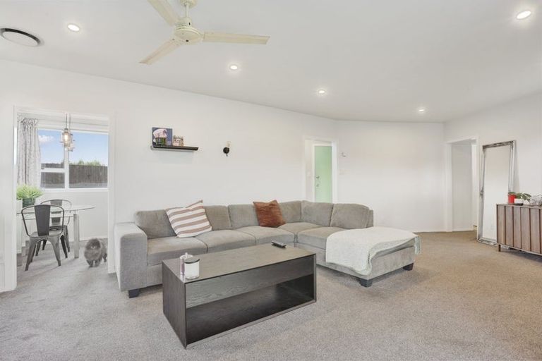 Photo of property in 8 Doggett Place, Rangiora, 7400
