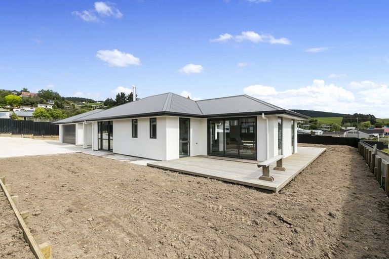 Photo of property in 4 Chatham Street, Waihola, Milton, 9073