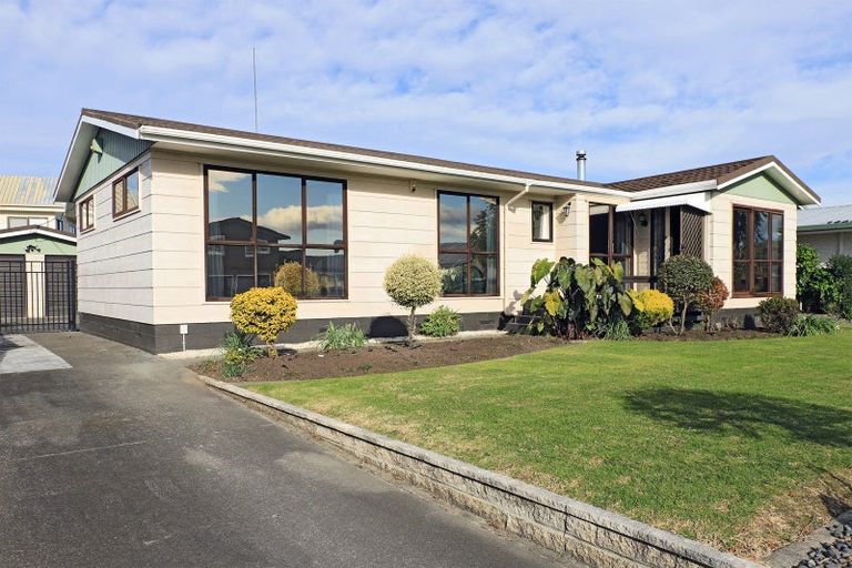 Photo of property in 27 Donegal Crescent, Tamatea, Napier, 4112