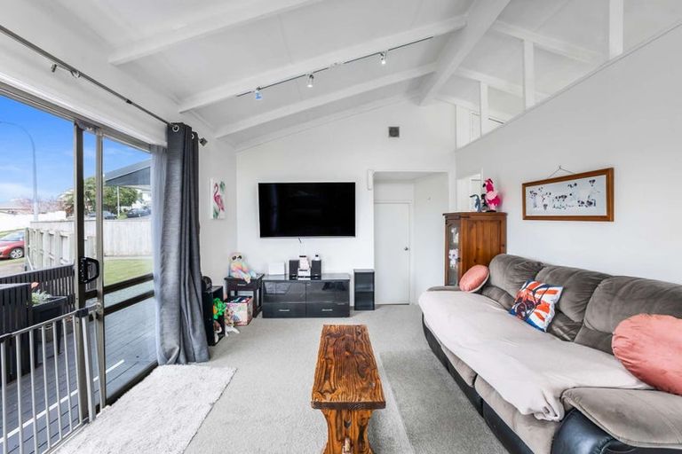 Photo of property in 33 Maratahu Street, Westown, New Plymouth, 4310