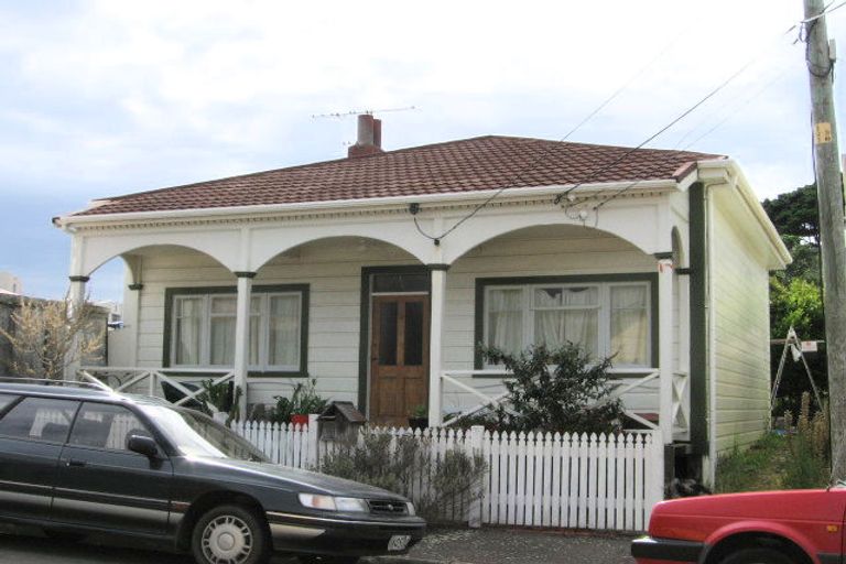 Photo of property in 12 Herald Terrace, Berhampore, Wellington, 6023
