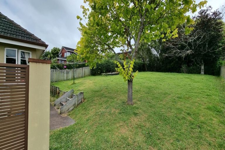 Photo of property in 20 Aorangi Place, Birkenhead, Auckland, 0626