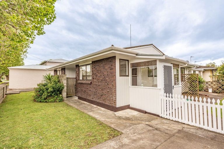 Photo of property in 3/2 Parkes Avenue, Saint Johns Hill, Whanganui, 4501