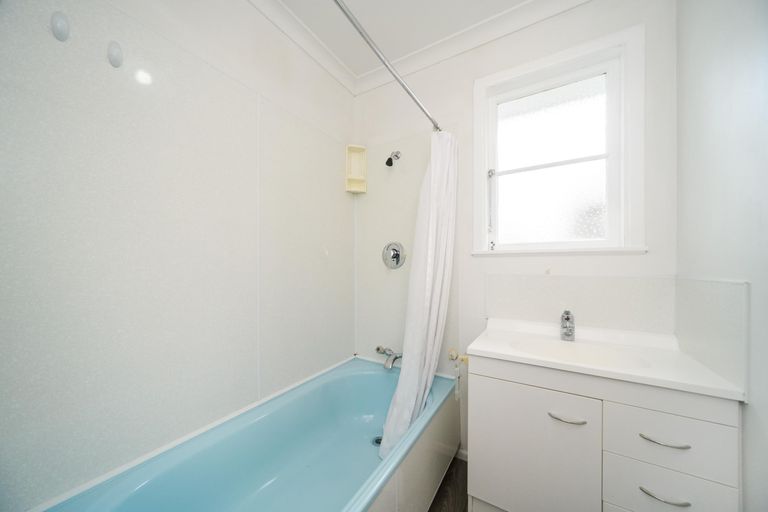 Photo of property in 32 Parkland Crescent, Terrace End, Palmerston North, 4410