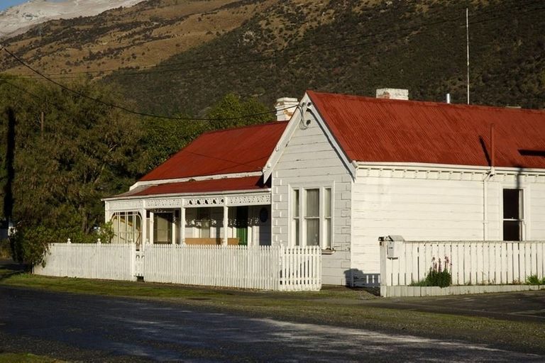 Photo of property in 13 Hermitage Street, Roxburgh, 9500