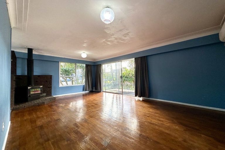 Photo of property in 6 Finlow Drive, Te Atatu South, Auckland, 0610