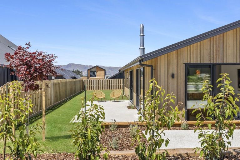 Photo of property in Northlake, 10 Linnburn Road, Wanaka, 9305