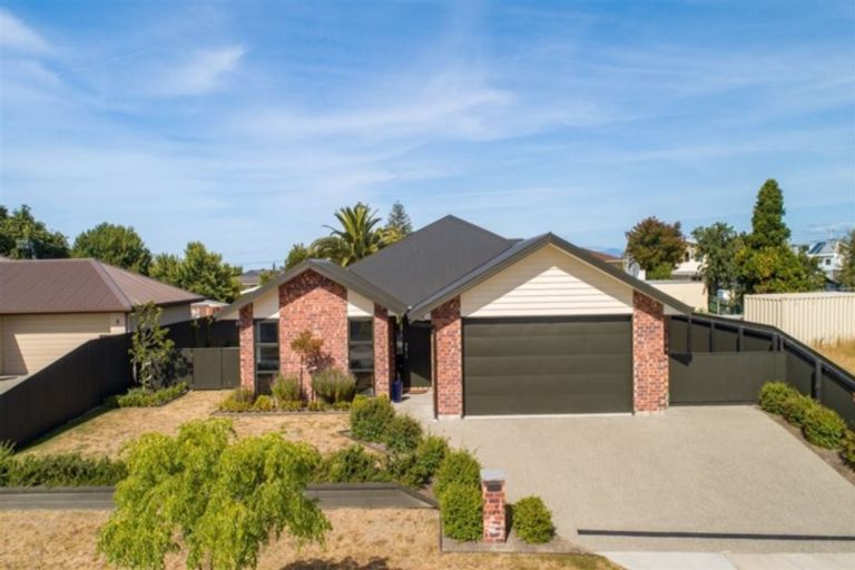 Photo of property in 13 Puketutu Grove, Motueka, 7120