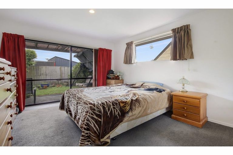 Photo of property in 2/22 Briarmont Street, Avondale, Christchurch, 8061
