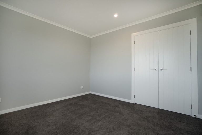 Photo of property in 44 Atlantic Drive, Fitzherbert, Palmerston North, 4410