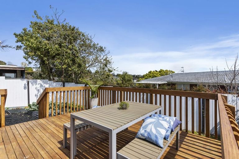 Photo of property in 2/120a Birkdale Road, Birkdale, Auckland, 0626