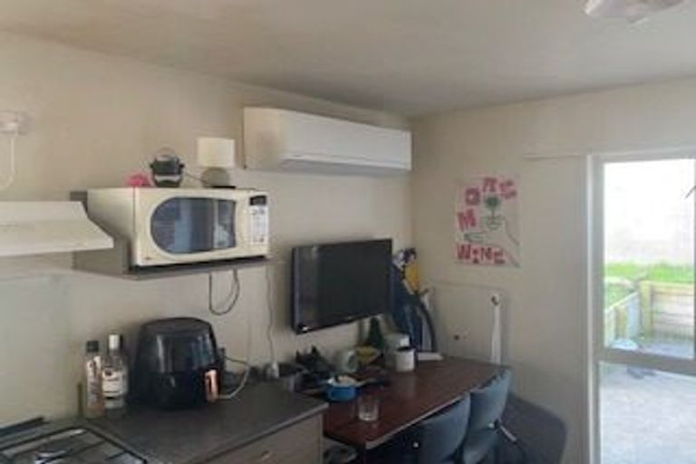 Photo of property in 28 Hyde Street, North Dunedin, Dunedin, 9016