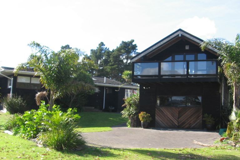 Photo of property in 3 Vista Paku, Pauanui, Hikuai, 3579