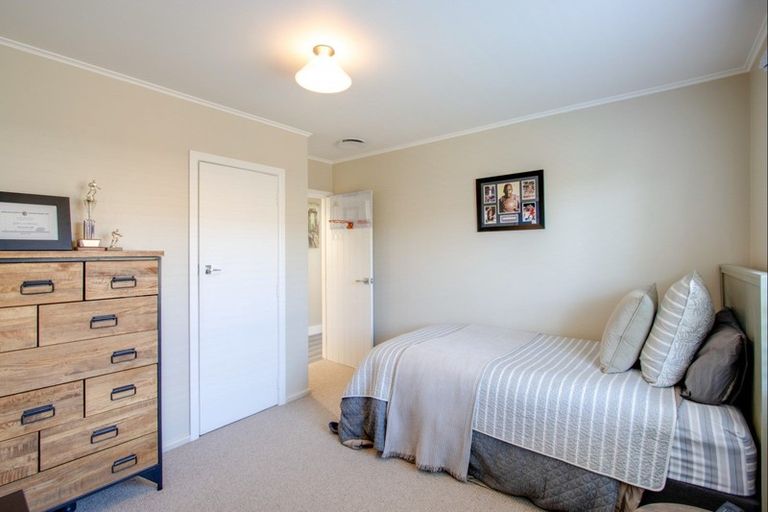 Photo of property in 12 Upham Street, Havelock North, 4130