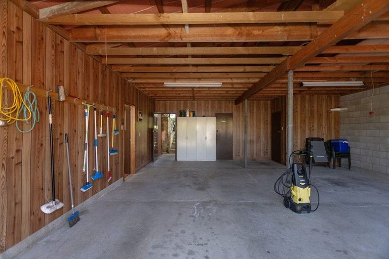 Photo of property in 16 Coronation Street, Moeraki, Palmerston, 9482