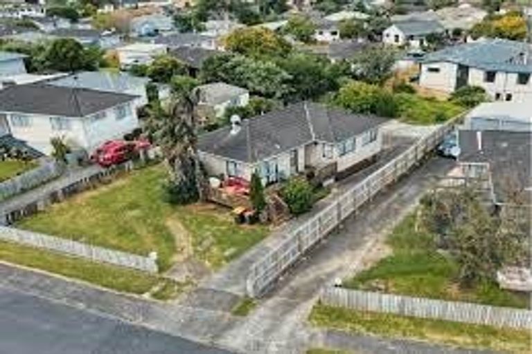Photo of property in 107 Hyperion Drive, Randwick Park, Auckland, 2105