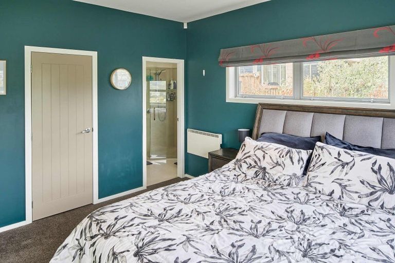 Photo of property in 25 Paparoa Crescent, Aotea, Porirua, 5024