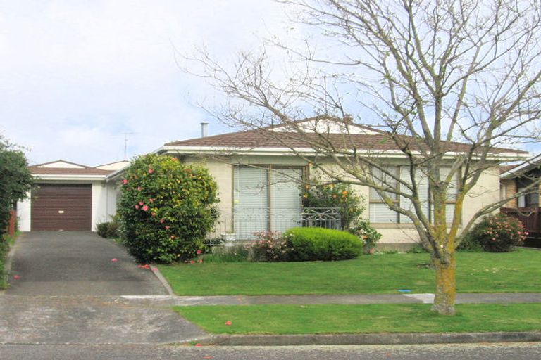 Photo of property in 29 Rewarewa Crescent, Waikanae, 5036