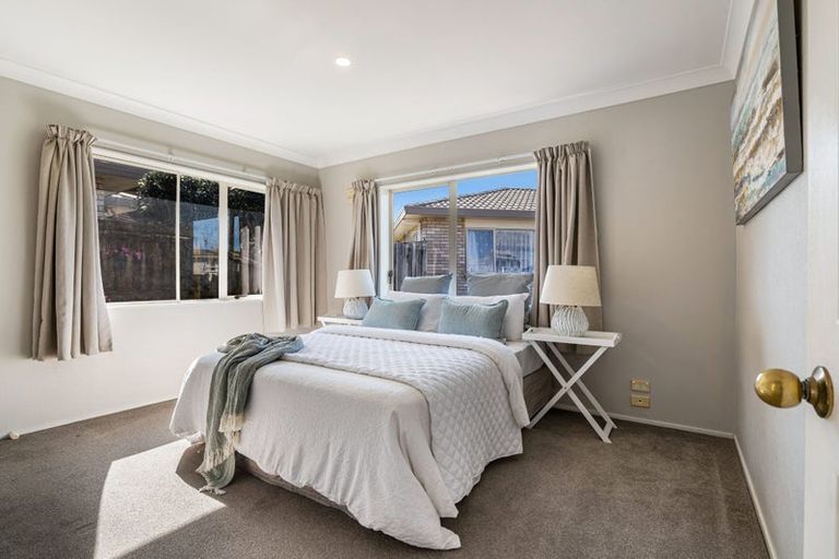 Photo of property in 1/2 Doment Crescent, Orewa, 0931