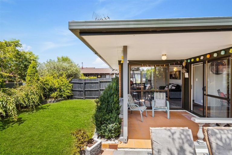 Photo of property in 3/133 Parrs Cross Road, Glen Eden, Auckland, 0612