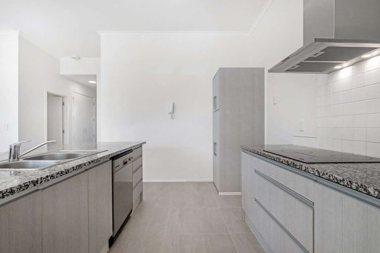 Photo of property in 17/11 Carlos Drive, Flat Bush, Auckland, 2016